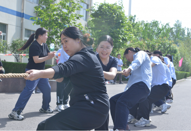 迎五一，展風(fēng)采——新風(fēng)光第二十一屆春季運(yùn)動(dòng)會(huì)召開(kāi)